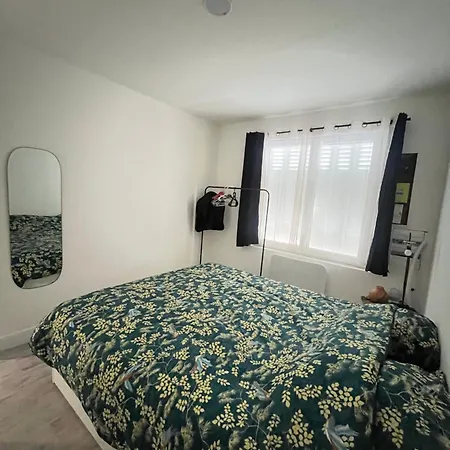 Holiday home Maison Neuve A 5 Min De Paris, 2 Et 1 Canape-lit *